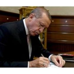Cumhurbaşkanı Erdoğan 12 üniversiteye rektör atadı