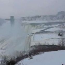 Niagara Şelalesi de dondu