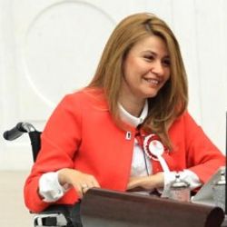 İntihar girişiminde bulunan kişiyi milletvekili ikna etti