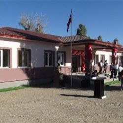 Doğduğu köye okul yaptırdı