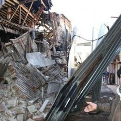 İzmir Tarihi Kemaraltı Çarşısı’nda bulunan bina çöktü