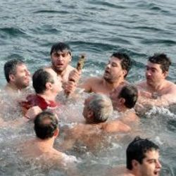 Ortaköy'de haç çıkarma töreni yapıldı