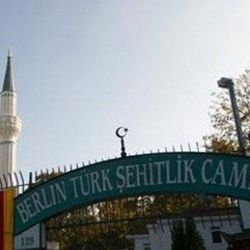 Şehitlik Cami Derneği: Eşcinselleri davet etmedik