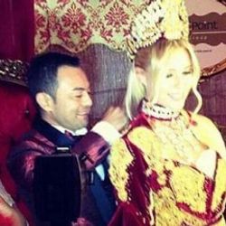 Serdar Ortaç Chloe'ye beşibiryerde taktı