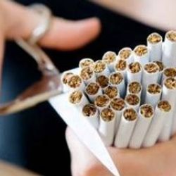 Rusya'da kapalı mekanlarda sigara yasağı başladı