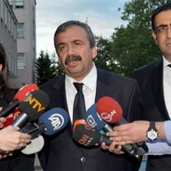 Sırrı Süreyya Önder İmralı dönüşü açıklama yaptı İZLE