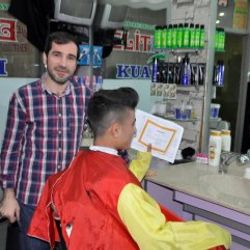 Mardin'de başarılı öğrencilere ücretsiz tıraş