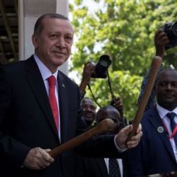 Cumhurbaşkanı Erdoğan Tanzanya'da tamtam çaldı