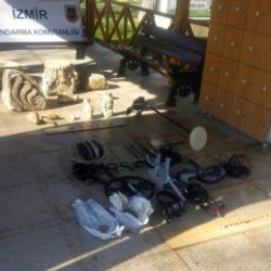 İzmir'de değeri 2 milyonluk tarihi eser yakalandı