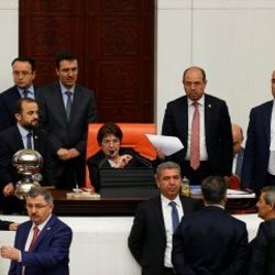CHP'li katip üye 7. maddenin oy tutanağını imzalamadı