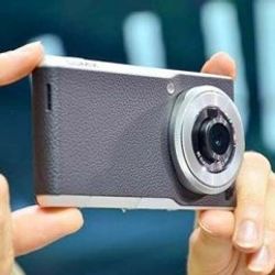 Panasonic DMC-CM1 İngiltere'de de satılacak