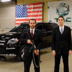 Mercedes'e AK-47 ile kurşun geçirmezlik testi