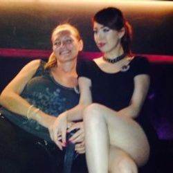 THY cesur pozlar veren hostesle yollarını ayırdı