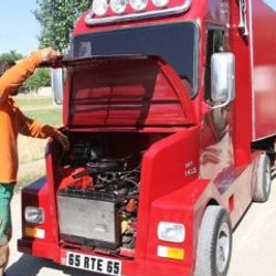 Türkiye'nin ilk yerli tırı Van'da yapıldı