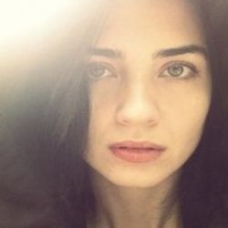 Makyajsız Tuba Büyüküstün