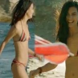Tuba Büyüküstün'den bikinili final