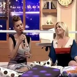 Tuğba Özerk'i zorlayan canlı performans - İzle