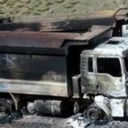 Tunceli'de iş makinelerini ateşe verdiler