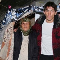 İstanbul'da kirasını ödeyemeyen aile sokağa atıldı