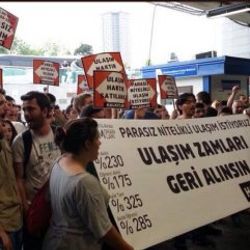 Ulaşım zammı protestosunda sivil polis tekmelendi