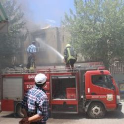 Şanlıurfa'da çiftçiler DEDAŞ binasını yaktı