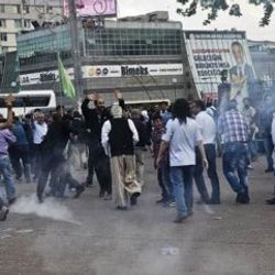 Gaziosmanpaşa'da HDP'lilerden bir vatandaşa linç girişi