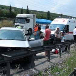 TEM otoyolu İzmit Bekirdere rampasında trafik kazası