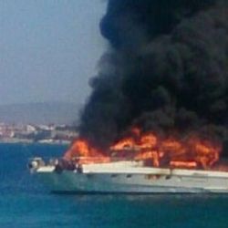 İzmir Çeşme'de motoryat alev aldı