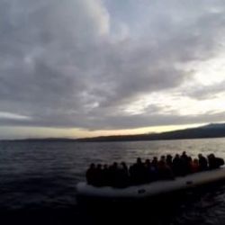 Yunanlılar kaçakları yakalayıp Türk sularına bırakıyor