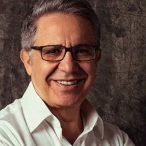 Zülfü Livaneli'den 'kadınlar silahlansın' önerisi
