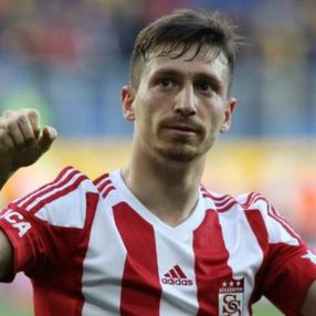 Mert Hakan: Futbola sadece para olarak bakmamak lazım