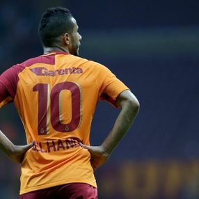 Younes Belhanda'ya üç farklı ülkeden teklif geldi
