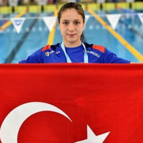 Milli yüzücü Merve Tuncel, olimpiyat A barajını geçti