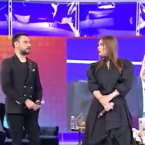 Demet Akalın: Evde oturanları kastetmedim, özür dilerim