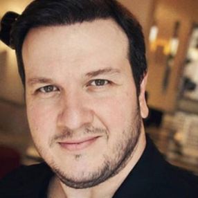 Şahan Gökbakar, dilimle satılan karpuzları paylaştı