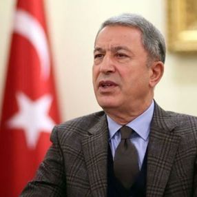Hulusi Akar: Yunanlar bu kafayla giderse, yüzme bilmek işlerine çok yarayacak