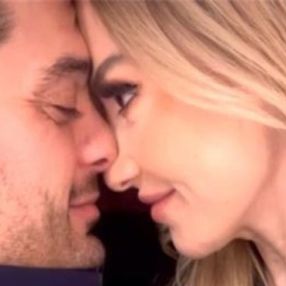 Hadise'yle boşanan Mehmet Dinçerler evden ayrılırken robot süpürgeyi aldı