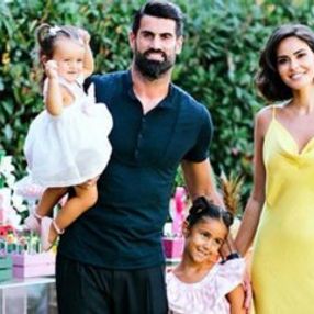 Zeynep Demirel ata bindi