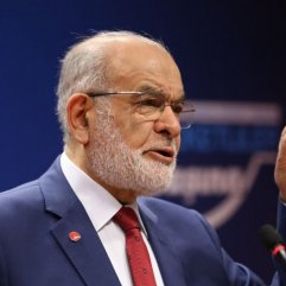 Karamollaoğlu yine Çamlıca Camii çıkışı yaptı