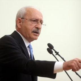 Kılıçdaroğlu, başörtülü kıza saldırıyı kınadı