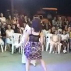 Sünnet düğününde oynattıkları dansözden şikayetçi oldular
