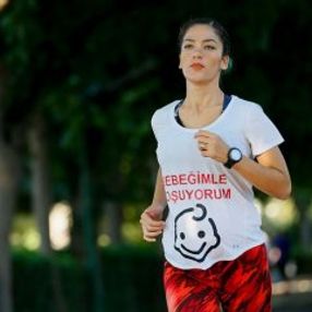 Hamile kadın maratona hazırlanıyor