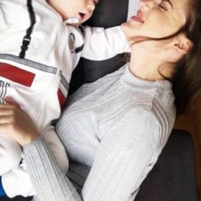 Fahriye Evcen'den romantik kutlama