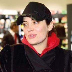 İrem Sak, akrabalarıyla görüşmüyor