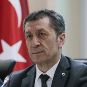 Liselerde sınıf geçmeyle ilgili yeni yönetmelik