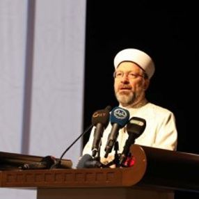 Diyanet İşleri Başkanı, umreden dönenleri uyardı