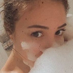 Yasmin Erbil'den karantina dansı