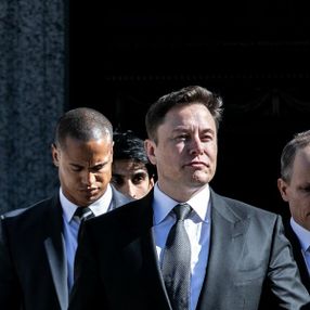 Elon Musk: Kime istiyorsak darbe yaparız
