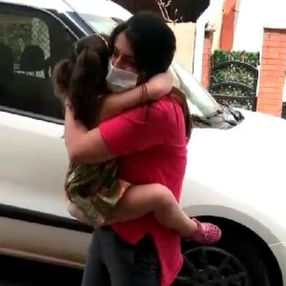 Sakarya'da virüsü yenen anne, kızına kavuştu