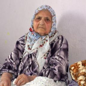 400 torunu olan Eşe Nine koronayı atlattı